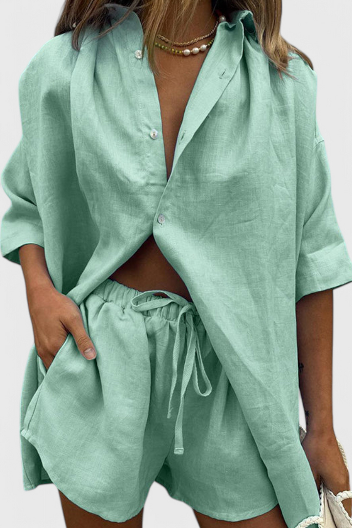 Anika Conjunto de Dos Piezas con Camisa de Botones y Pantalones Cortos con Cuerda