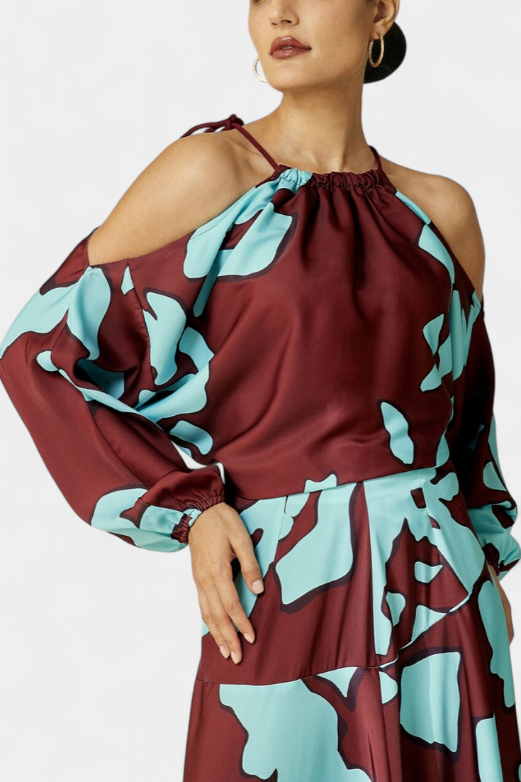 Monte Vestido Largo con Aberturas en Mangas y Estampado Abstracto