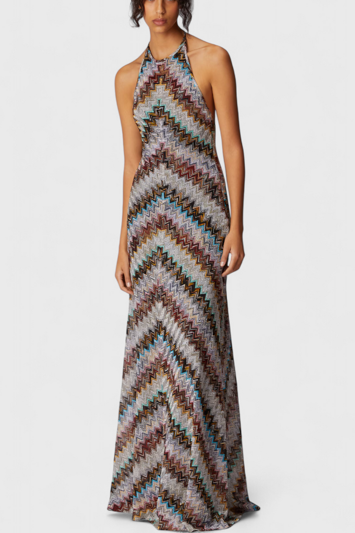 Melisa Vestido Largo Halter con Zigzag Lamé y Acabado Iridiscente