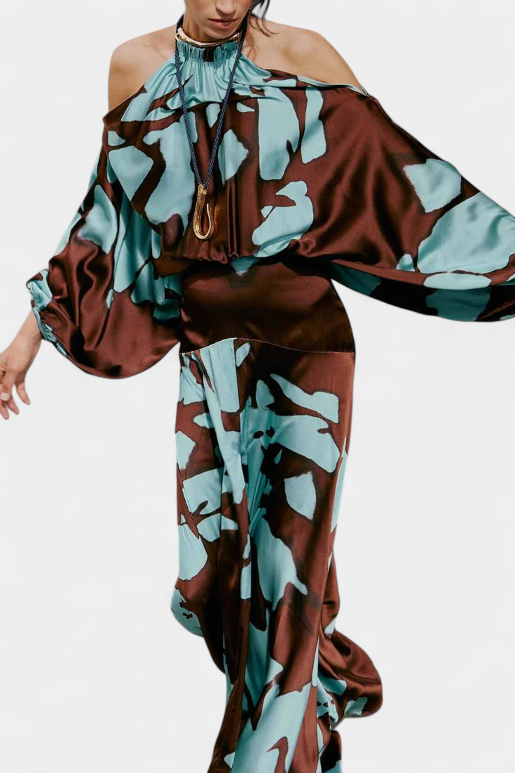 Monte Vestido Largo con Aberturas en Mangas y Estampado Abstracto