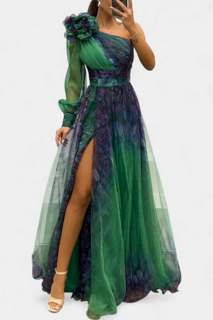 Becca Vestido Maxi de Chiffón con Hombro Descubierto y Flor Voluminosa