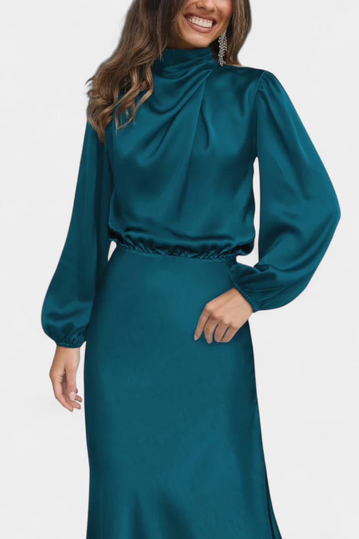 Cecila Vestido Maxi con Cuello Alto y Detalle Floral