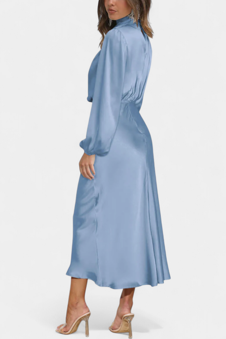 Cecila Vestido Maxi con Cuello Alto y Detalle Floral