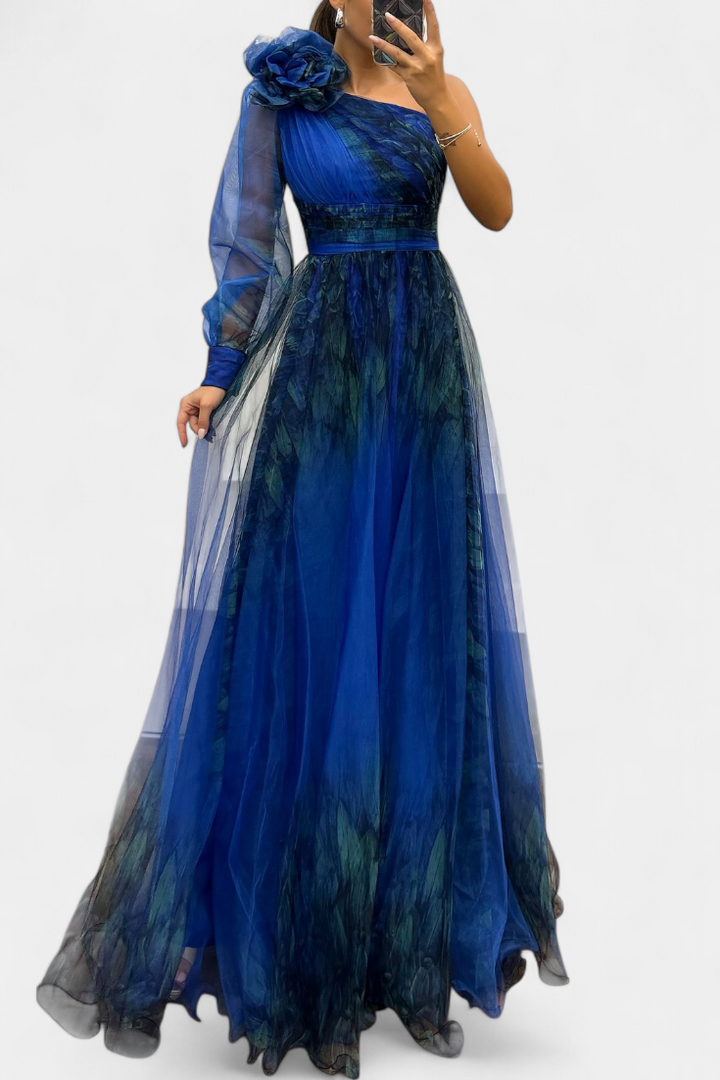 Becca Vestido Maxi de Chiffón con Hombro Descubierto y Flor Voluminosa